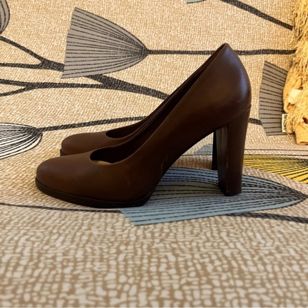 Banana Republic soft chocolate brown block heels
